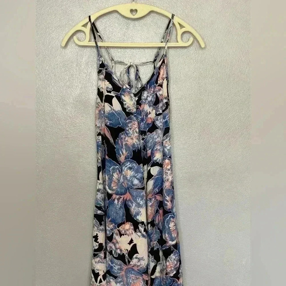 3/$25 Cotton Candy LA Summer Midi Open Back Dress Medium - Picture 3 of 9